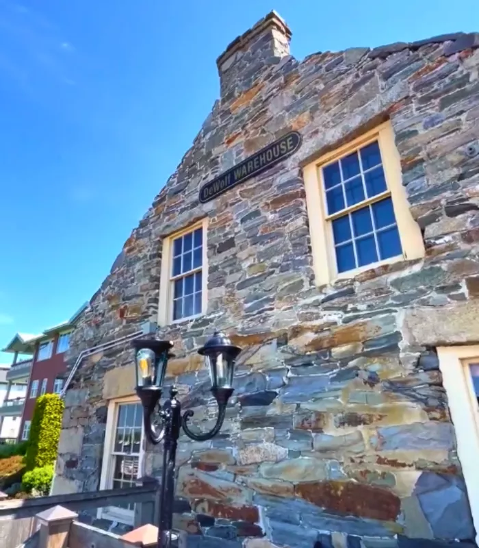 Dewolf Tavern Bristol Rhode Island