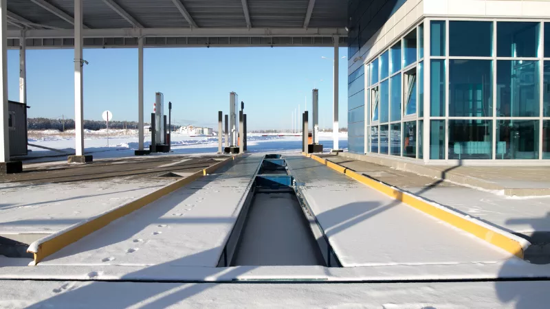 Do U Haul Trucks Have to Stop at Weigh Stations_