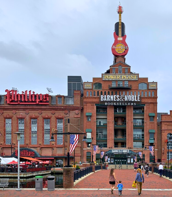 Inner Harbor Tourist Restaurants Baltimore 1